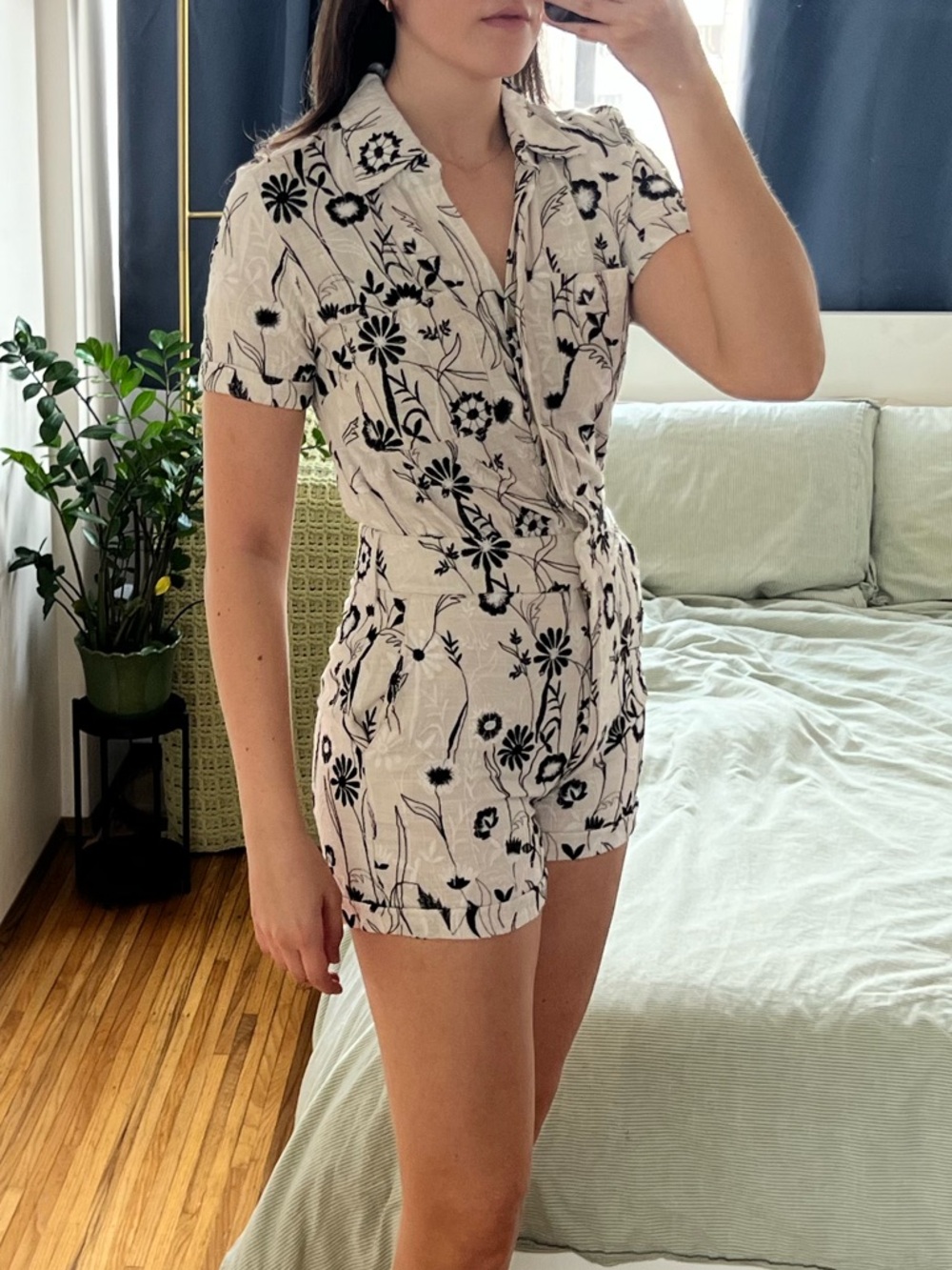 Floral Print Short Sleeve Women's Romper - Beige Linen & Black